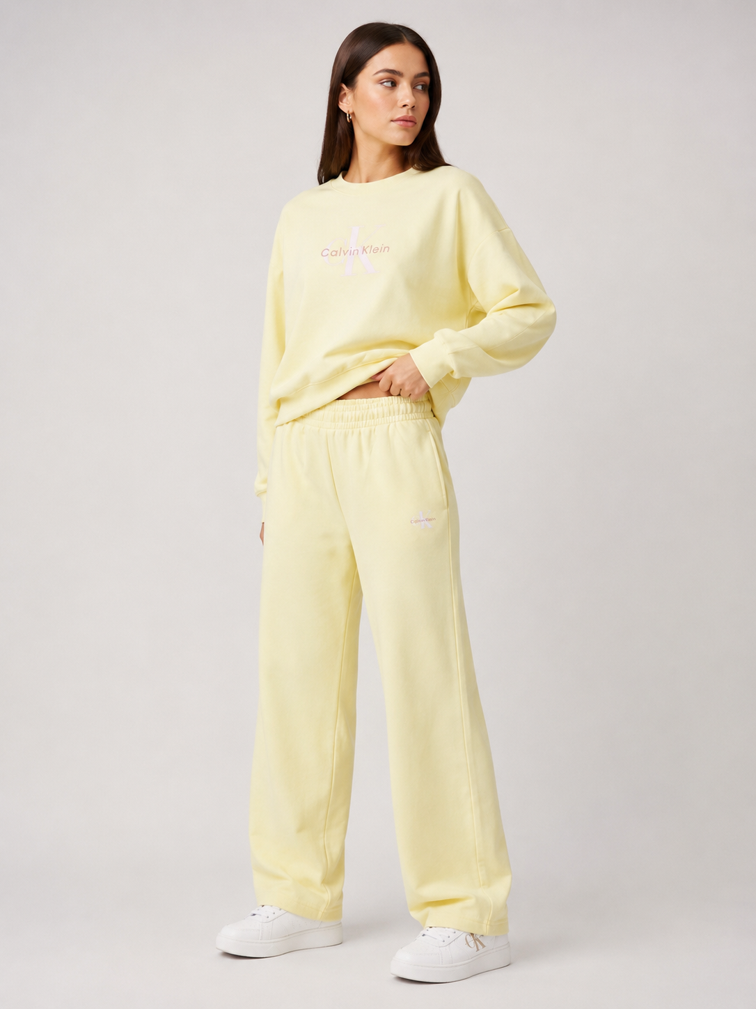 Conjunto Calvin Klein amarillo logo